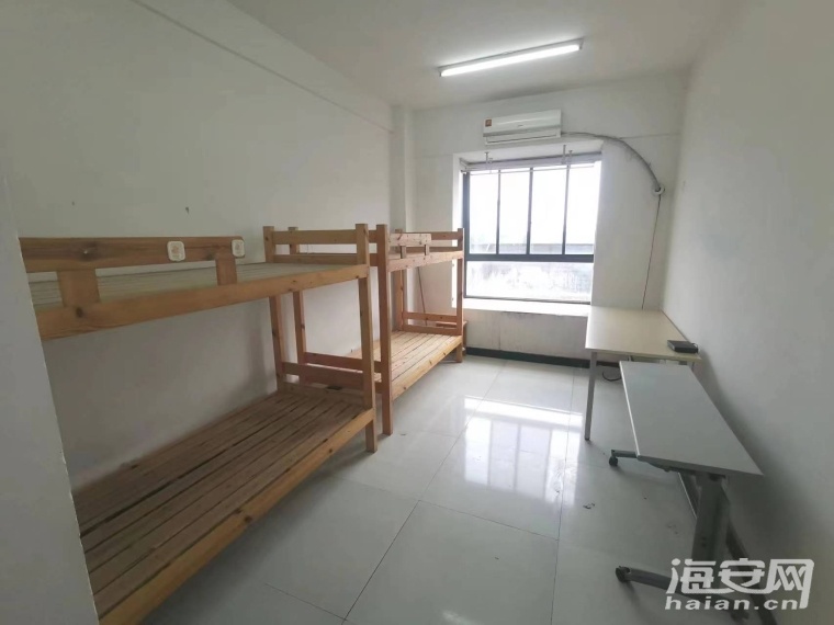 房间.jpg