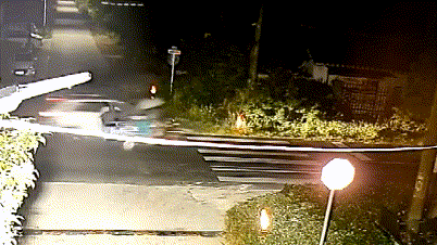 5e0675d86470db5a00172760c246e15d.gif
