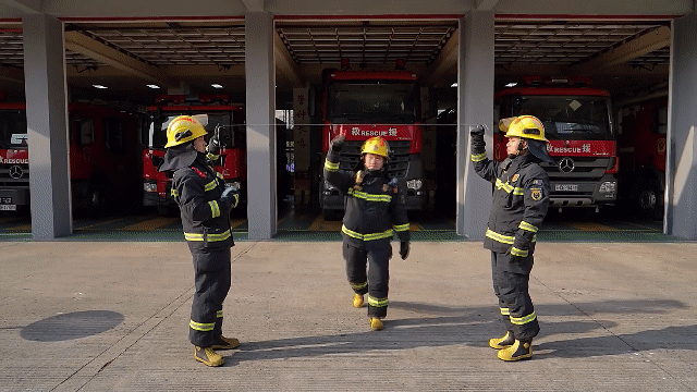 e789e02b66875a3b8ca4b9e8f97701c4.gif