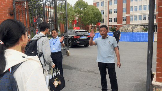 c667d0e0ad9640b133eee35831239bb8.gif
