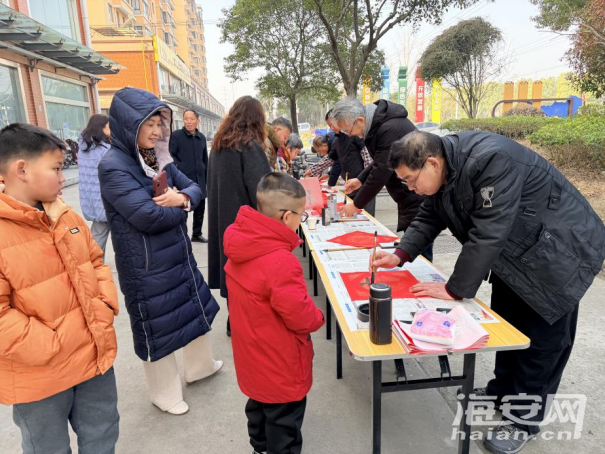 丹凤社区：浓浓墨香迎新春 义写春联送祝福188.png