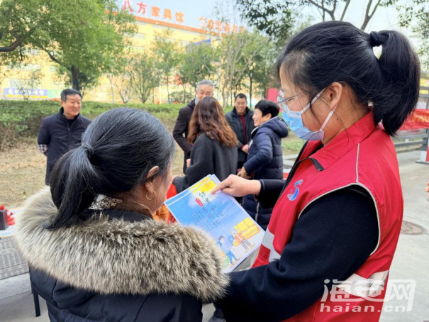 丹凤社区：浓浓墨香迎新春 义写春联送祝福633.png